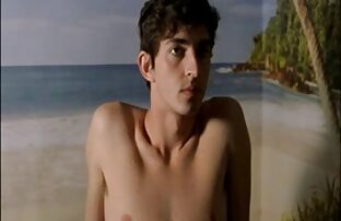 XXX مرد لیسید بیدمشک از یک آسیایی بیدمشک و كليپ سكسي خارجي او را در تنه بزرگ خود را کشیده