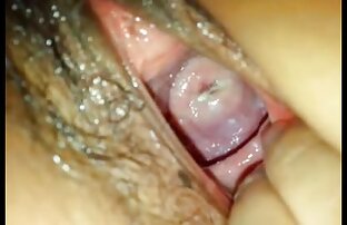 XXX یک مرد با موهای خاکستری licks بیدمشک شیرین و كليپ سكسي رمانتيك fucks در سبزه نوجوان